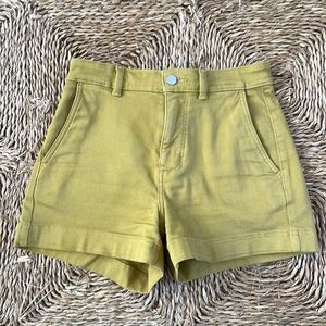 EVERLANE SHORTS DARK GREEN
